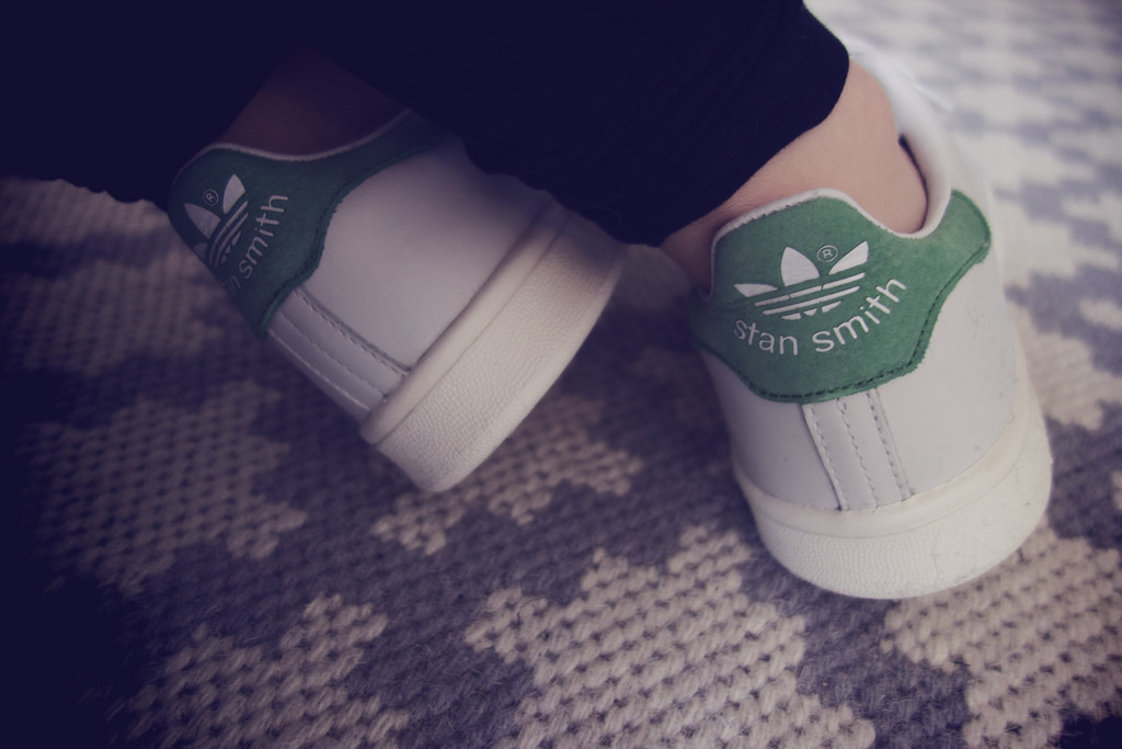 chaussure ressemble stan smith